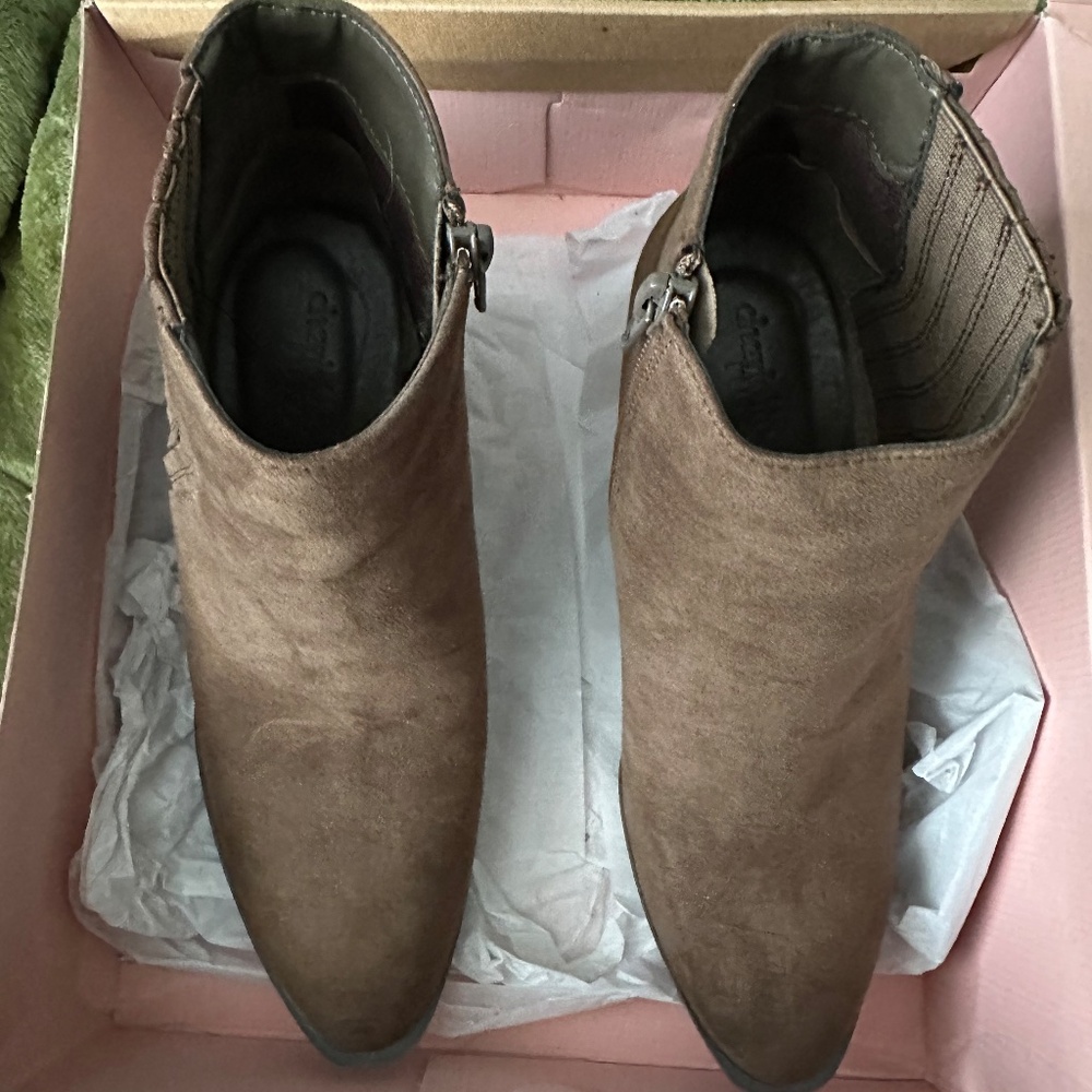 Booties - Picture 2 of 4